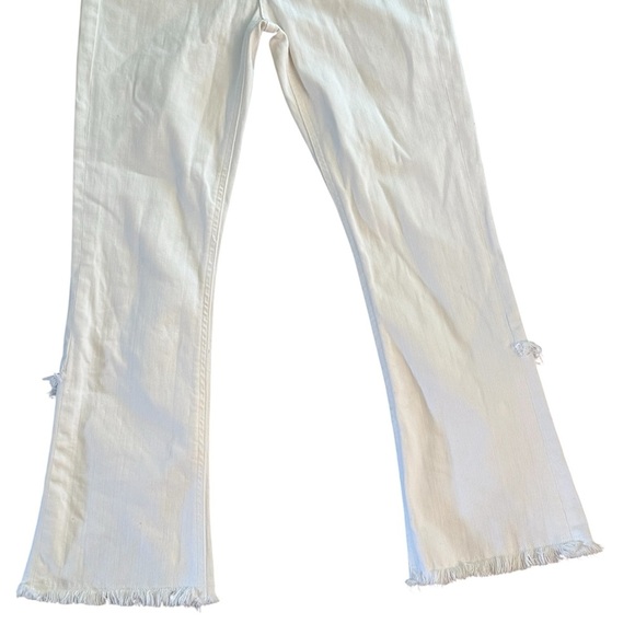 Citizens of Humanity Drew Fray High-Rise Cropped Flare White Jeans - Picture 9 of 10